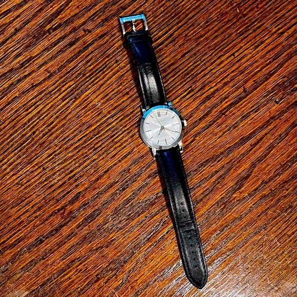 Burberry watch. - Picture 1 of 4